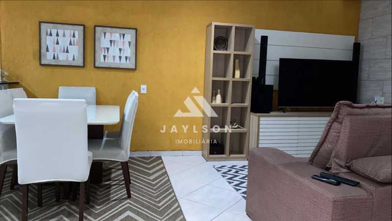 Casa de Vila Triplex em Penha Circular