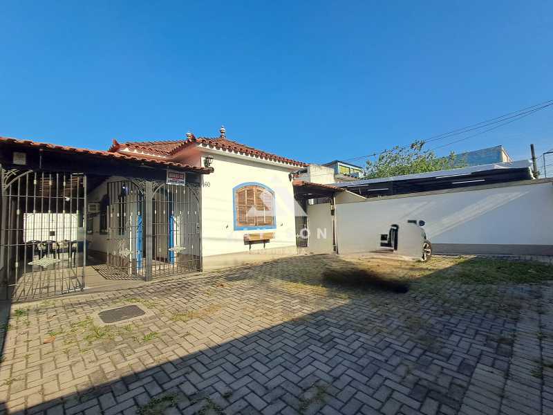 Casa Linear em Braz de Pina